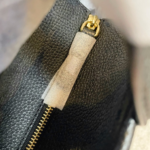 Marc Jacobs Leather Small Tote Bag - Picture 12 of 12